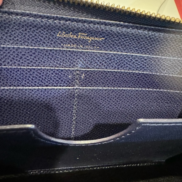 Authentic Salvatore Ferragamo zippy wallet with box - Picture 7 of 12
